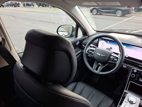 Used 2025 Genesis GV80 2.5T Standard image 15