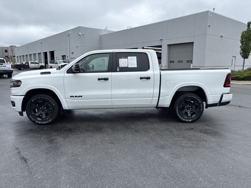 Certified 2025 RAM 1500 Big Horn w/ Night Edition AWD/4WD image 6