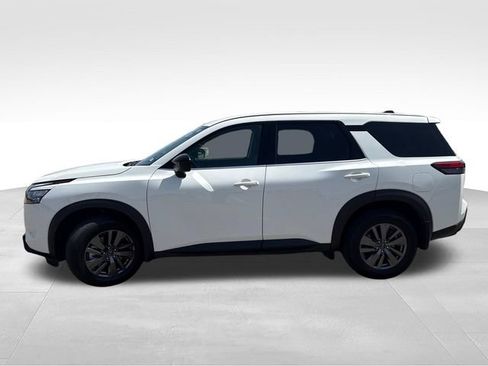Certified 2025 Nissan Pathfinder S FWD image 5