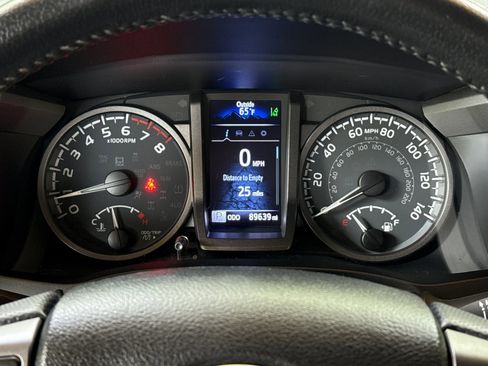 Used 2022 Toyota Tacoma TRD Off-Road w/ Technology Package AWD/4WD image 30
