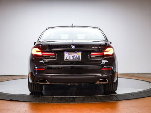 Certified 2023 BMW 530e w/ Convenience Package image 8