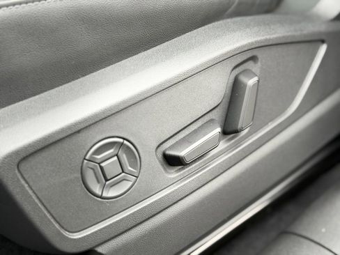 Certified 2025 Audi Q5 2.0T Premium w/ Convenience Package image 17