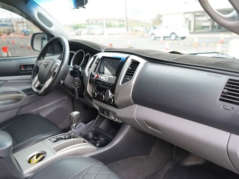 Used 2015 Toyota Tacoma PreRunner image 22