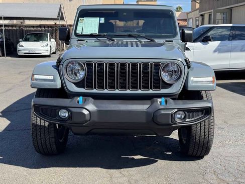 Used 2024 Jeep Wrangler Unlimited w/ Convenience Group AWD/4WD image 7