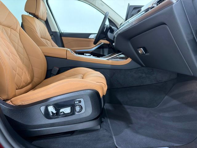 Used 2026 BMW X7 xDrive40i AWD/4WD image 22