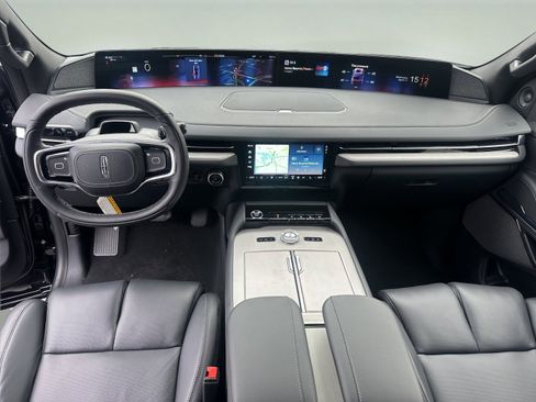 New 2026 Lincoln Navigator Reserve w/ Jet Appearance Package AWD/4WD image 12