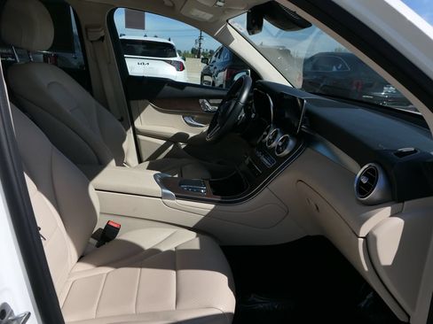 Used 2022 Mercedes-Benz GLC 300 4MATIC w/ Premium Package Lite image 29