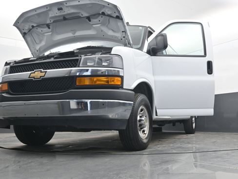 Used 2024 Chevrolet Express 3500 LT w/ LT Preferred Equipment Group image 38