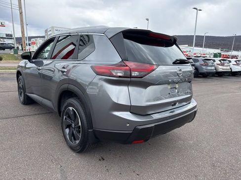 Certified 2024 Nissan Rogue SV w/ SV Premium Package AWD/4WD image 7