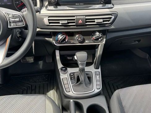 Used 2023 Kia Seltos LX AWD/4WD image 15