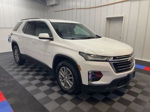 Used 2023 Chevrolet Traverse LT AWD/4WD image 2