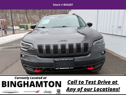 Used 2022 Jeep Cherokee Trailhawk image 4