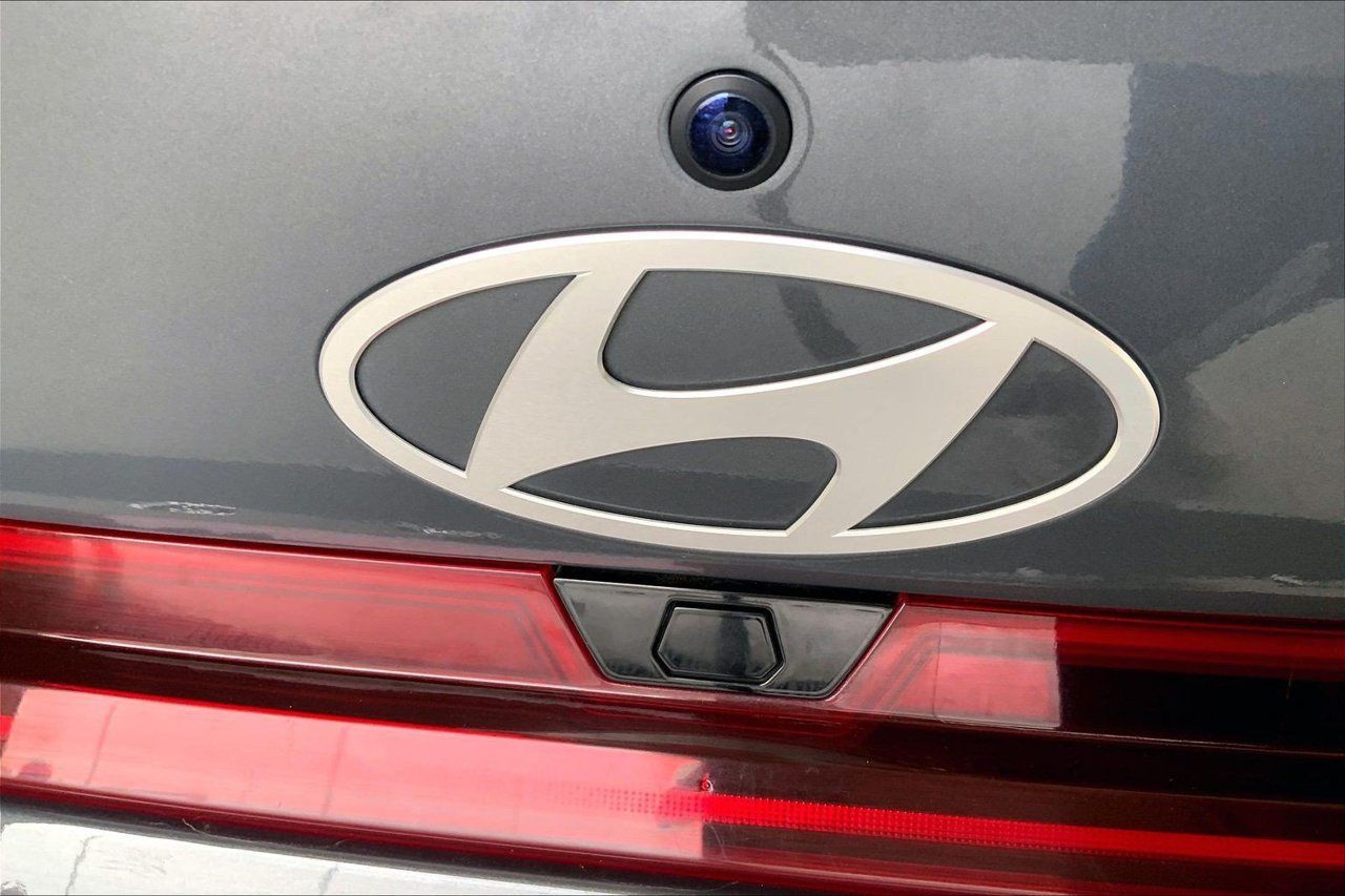 Used 2024 Hyundai Elantra Limited FWD image 31