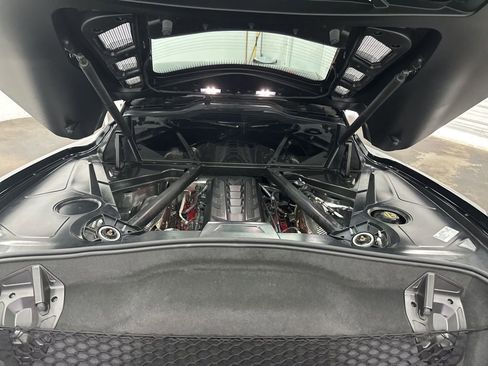 Used 2024 Chevrolet Corvette Stingray Preferred Cpe w/ Z51 Performance Package RWD image 21