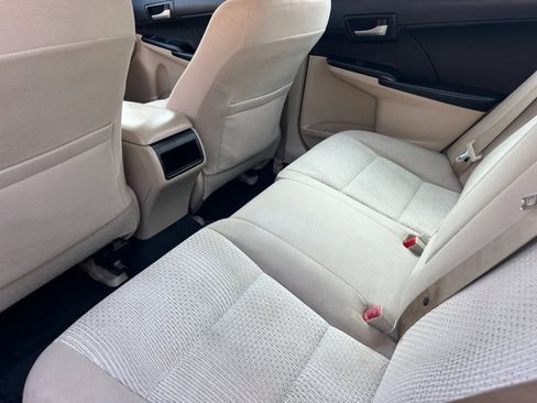 Used 2014 Toyota Camry L image 5