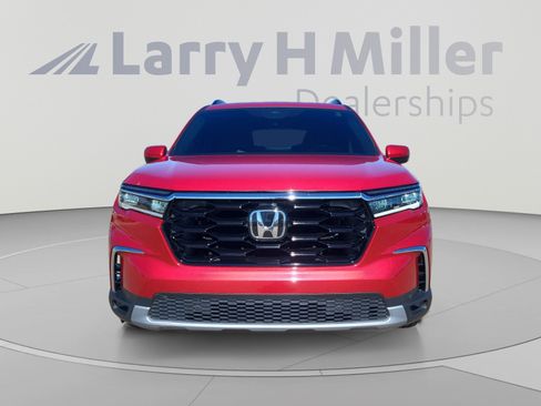 Used 2025 Honda Pilot Touring image 8