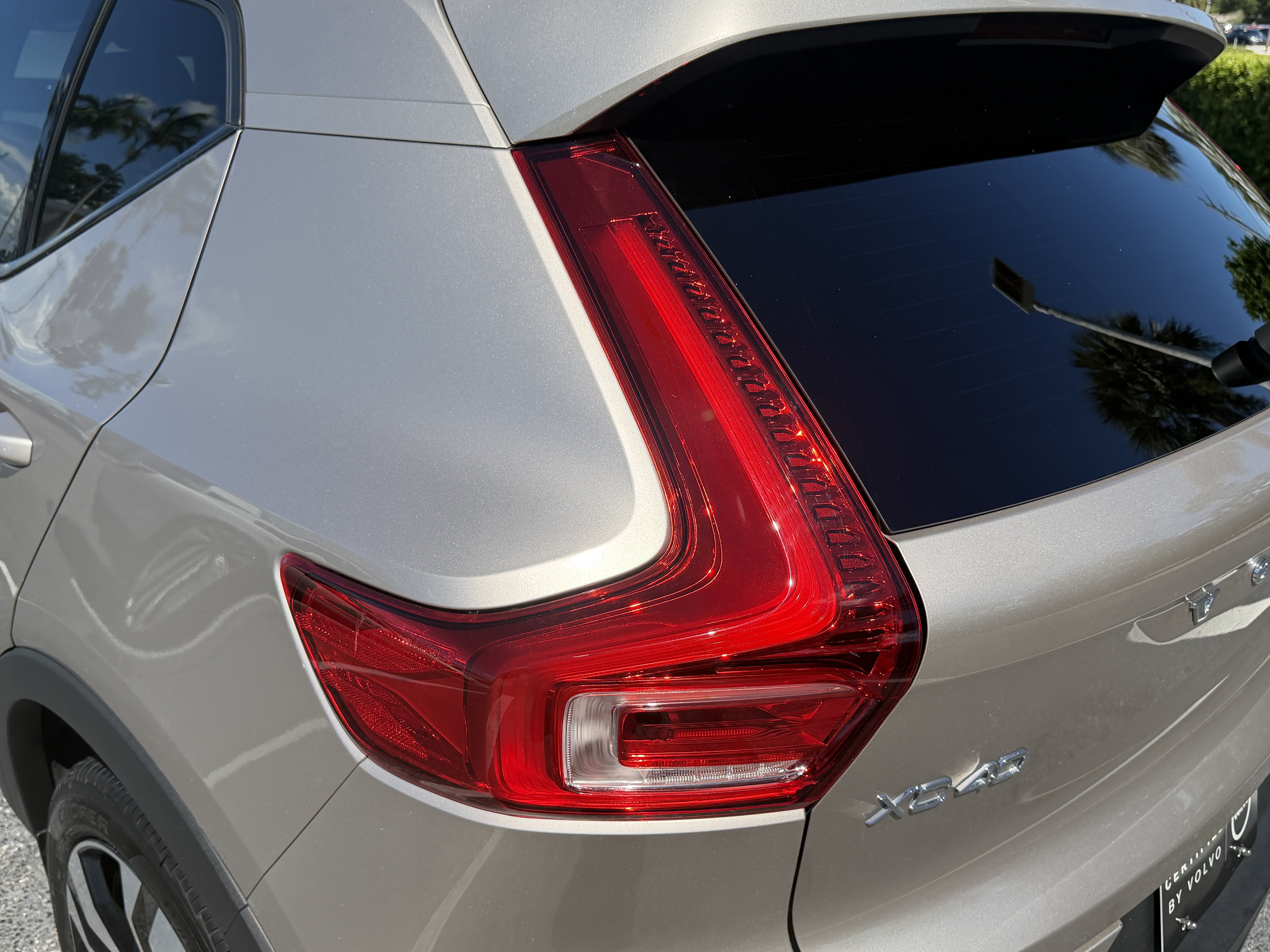 Certified 2024 Volvo XC40 B5 Plus w/ Protection Package Premier AWD/4WD image 10
