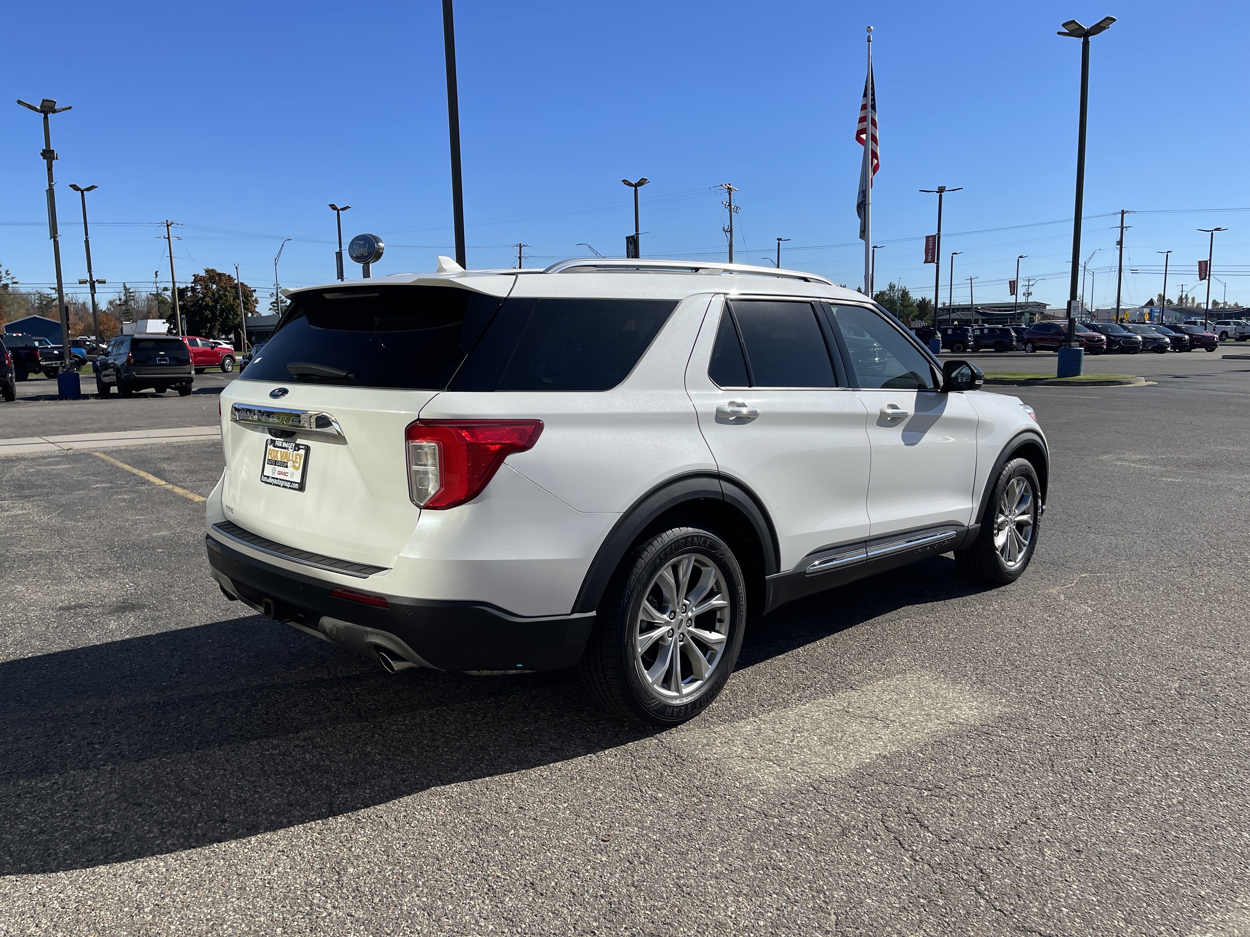 Used 2021 Ford Explorer Limited w/ Equipment Group 301A AWD/4WD image 4