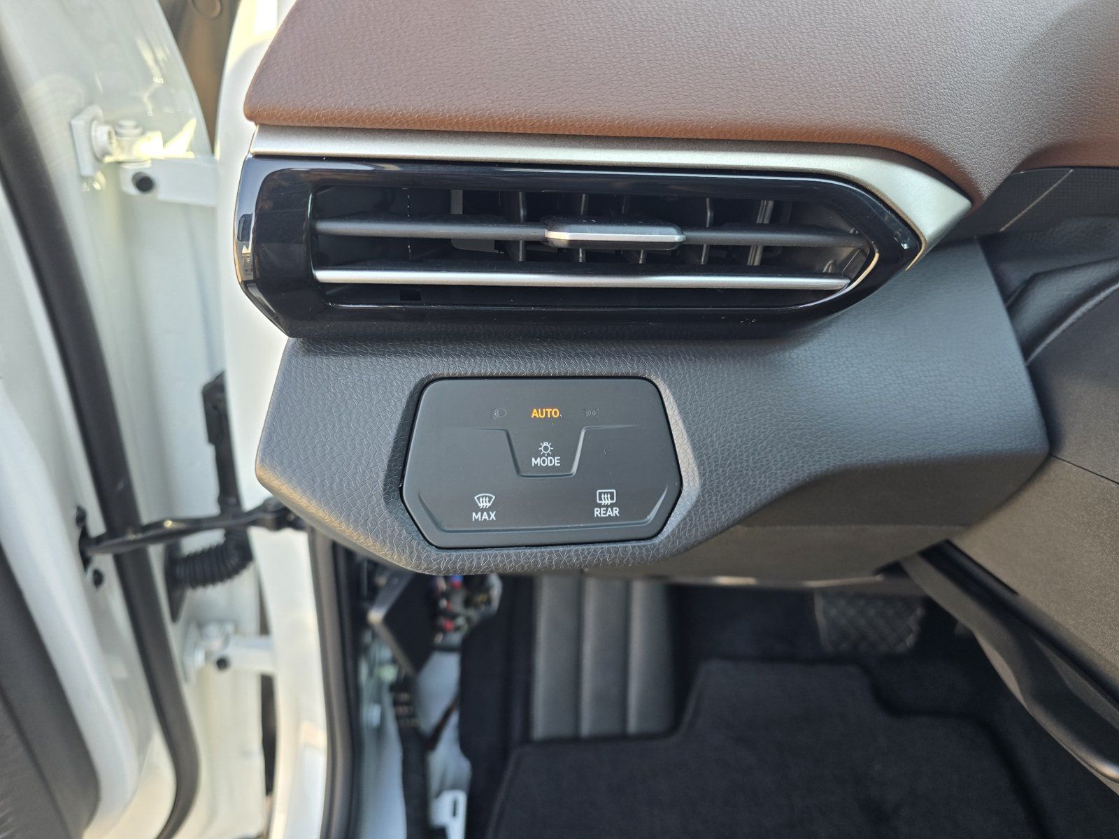 Used 2023 Volkswagen ID.4 2WD image 18