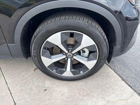 Certified 2026 Volvo XC40 B5 Plus AWD/4WD image 12