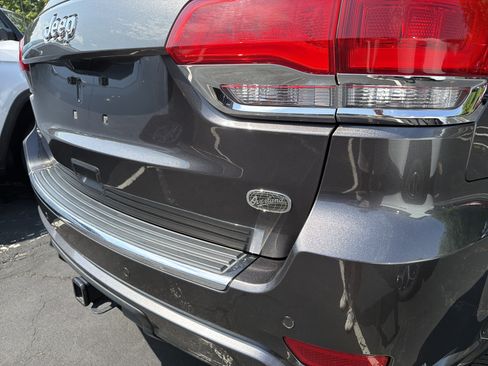 Certified 2020 Jeep Grand Cherokee Overland AWD/4WD image 9