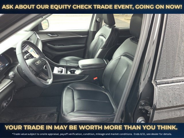 Used 2024 Jeep Grand Cherokee L Limited AWD/4WD image 15