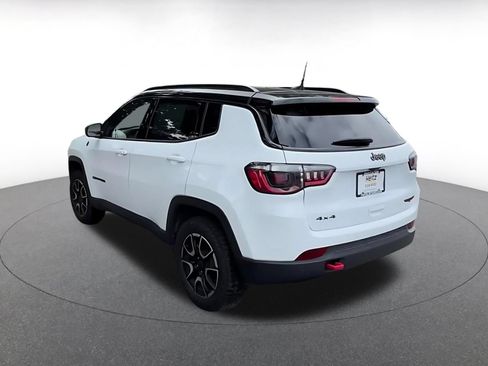 Used 2025 Jeep Compass Trailhawk AWD/4WD image 10