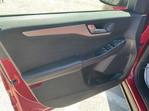 Certified 2022 Ford Escape SEL image 9