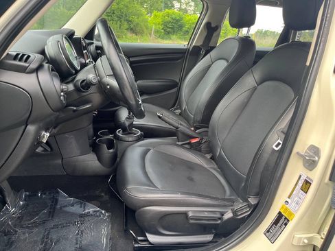 Used 2016 MINI Cooper 4-Door Hardtop FWD image 9