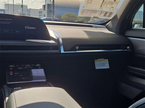 New 2026 Cadillac Vistiq Sport image 21