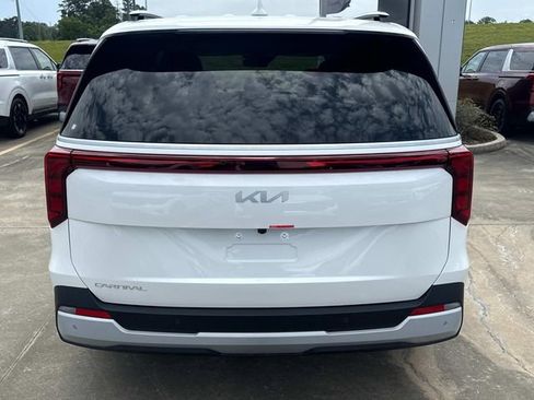 New 2026 Kia Carnival EX FWD image 7