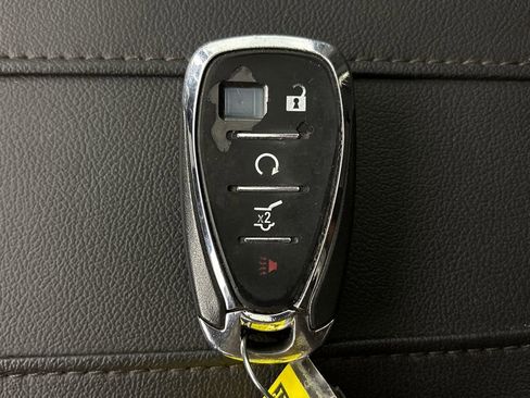 Used 2023 Chevrolet Traverse High Country FWD image 34