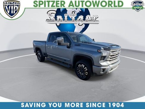 Used 2024 Chevrolet Silverado 3500 High Country w/ High Country Premium Package image 2