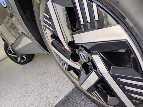 Used 2025 Nissan Kicks SV w/ SV Premium Package image 3