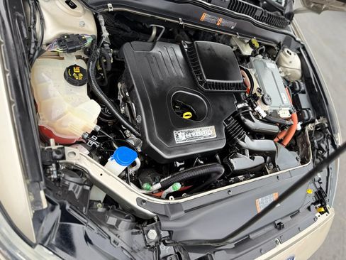 Used 2018 Ford Fusion SE FWD image 8