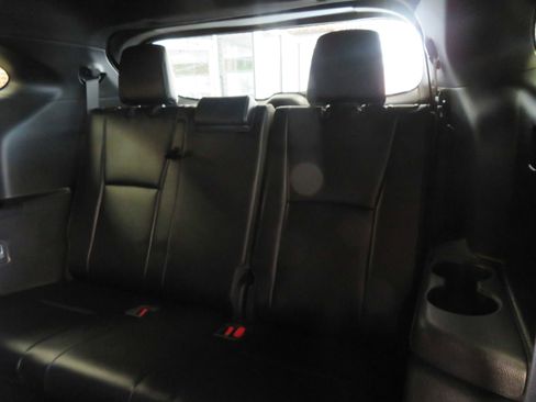 Used 2021 Toyota Highlander XSE image 21