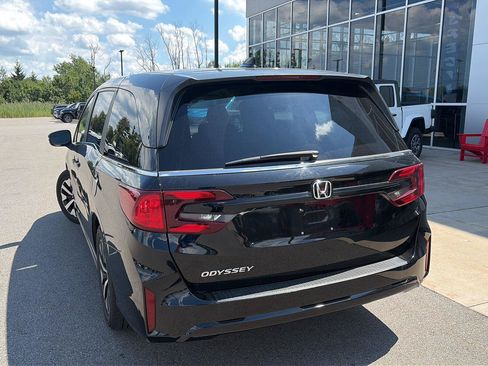 Used 2025 Honda Odyssey EX-L image 3