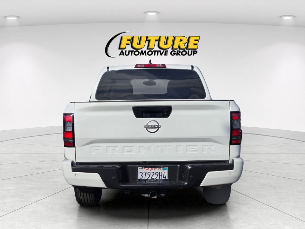 Used 2025 Nissan Frontier SV RWD image 3