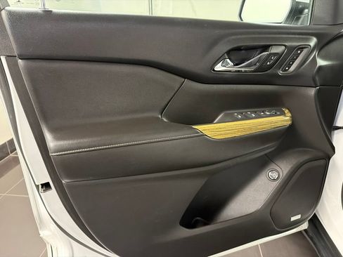 Used 2018 GMC Acadia Denali w/ Technology Package AWD/4WD image 27