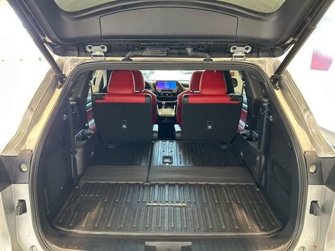 Used 2023 Toyota Highlander XSE AWD/4WD image 17