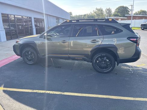 Used 2025 Subaru Outback Wilderness AWD/4WD image 8