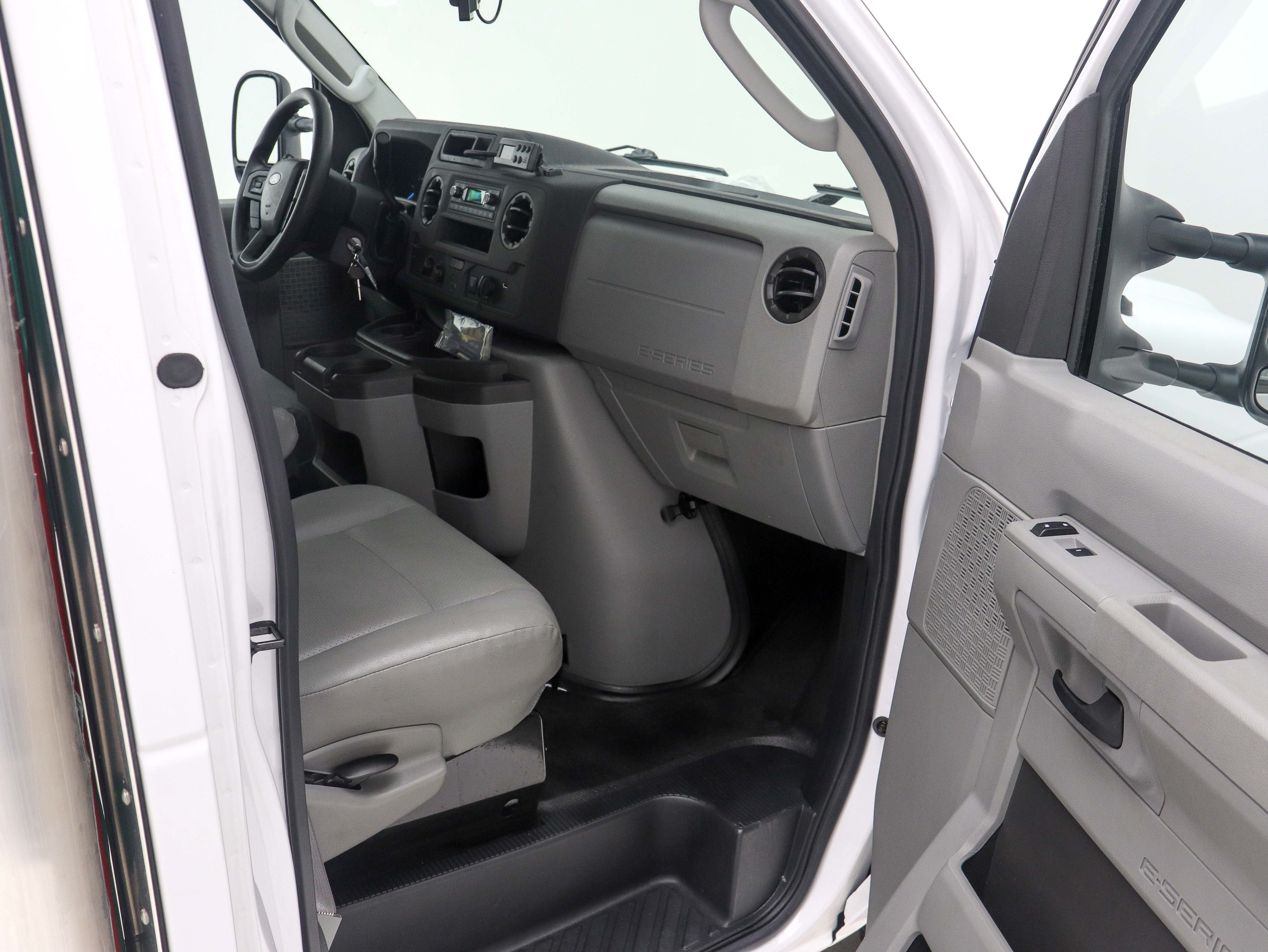 Used 2023 Ford E-350 and Econoline 350 Super Duty RWD image 13