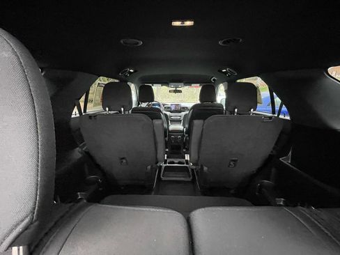 Used 2020 Ford Explorer XLT AWD/4WD image 24