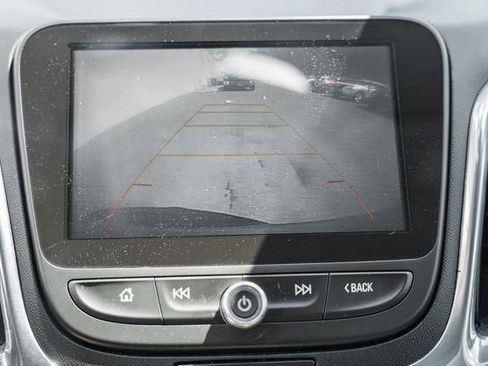 Used 2018 Chevrolet Equinox LT w/ Sun & Infotainment Package image 2