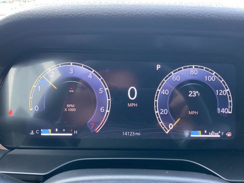 Used 2025 Jeep Grand Cherokee L Limited w/ Black Appearance Package image 8