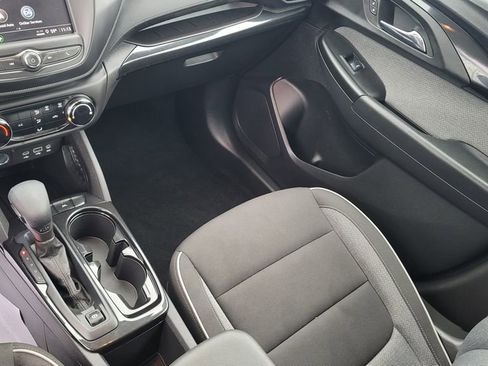 Used 2023 Chevrolet TrailBlazer LS FWD image 23