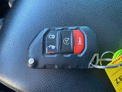 Used 2023 Jeep Gladiator Sport image 51