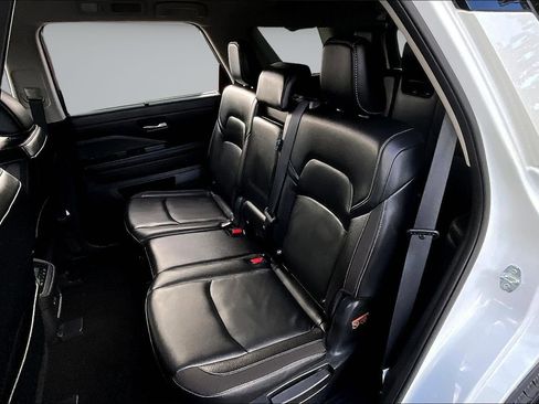 Used 2023 Nissan Pathfinder SL image 21