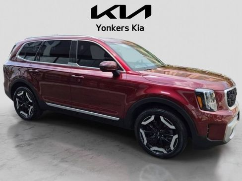 Certified 2023 Kia Telluride EX w/ EX Captain's Chair Package AWD/4WD image 5
