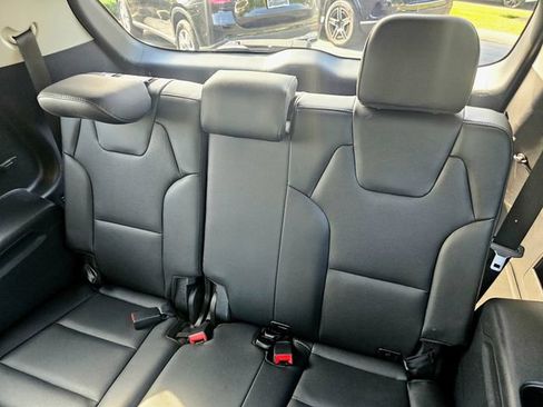 Used 2023 Kia Telluride EX w/ EX Captain's Chair Package FWD image 25